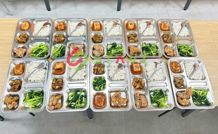 School catering menus at STAVI are always rich and varied School catering menus at STAVI are always rich and varied