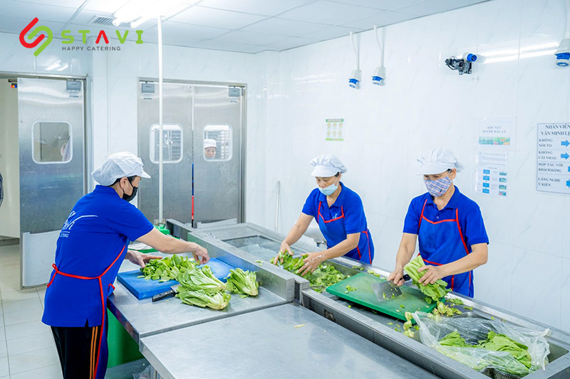 Suất ăn công nghiệp STAVI đạt chuẩn, đối tác được các doanh nghiệp 