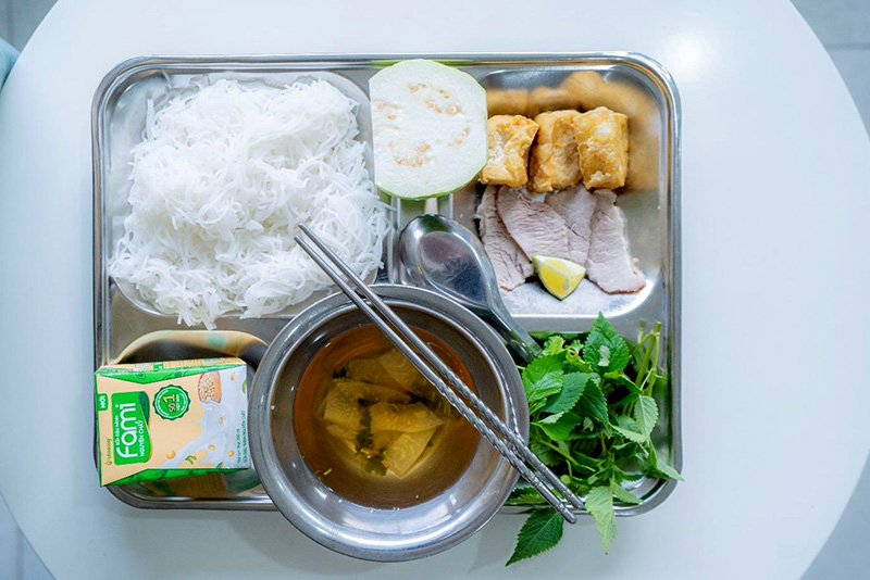 Thực đơn suất ăn công nghiệp