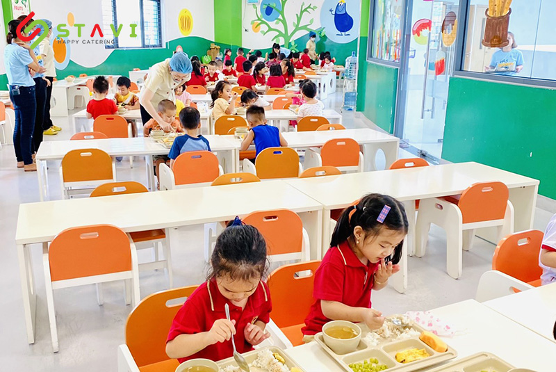 Suất ăn cho trường học đảm bảo dinh dưỡng và vệ sinh an toàn thực phẩm