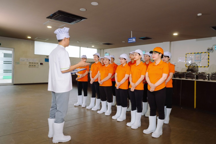 STAVI's kitchen staff are always professional and thoroughly trained STAVI's kitchen staff are always professional and thoroughly trained