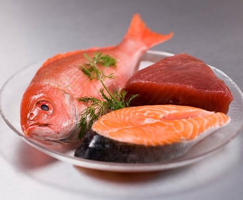 Thịt, cá tươi ngon là những thực phẩm trong suất ăn công nghiệp