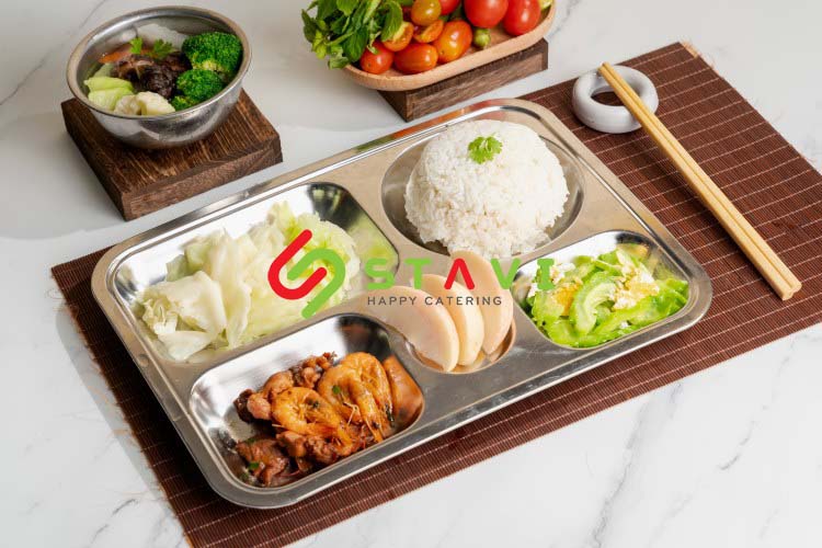 Sample office meal tray at the STAVI kitchen 2