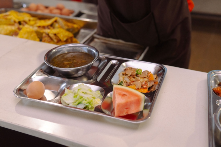 Tiêu chí xây dựng suất ăn 25k tại nhà máy luôn được chú trọng Tiêu chí xây dựng suất ăn 25k tại nhà máy luôn được chú trọng