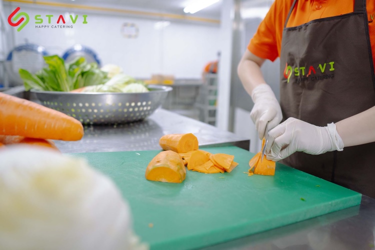Củ quả thái miếng vừa ăn để món ăn thêm phần hấp dẫn Củ quả thái miếng vừa ăn để món ăn thêm phần hấp dẫn