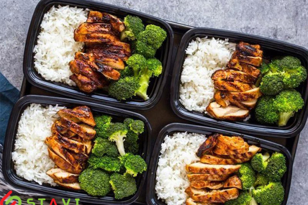 オフィスワーカーに人気の昼食メニュー トップ7