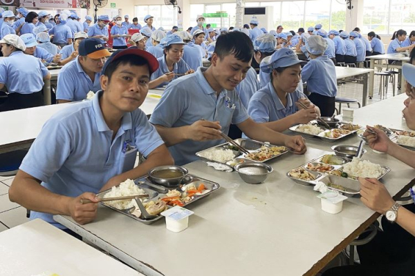ハイフォンで信頼と品質を備えた産業給食の提供先