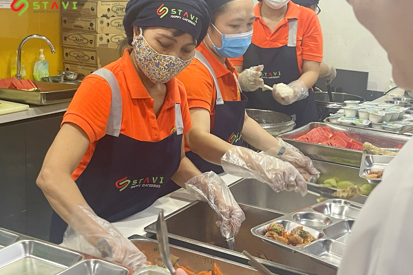Tiêu chí lựa chọn nhà cung cấp suất ăn văn phòng đạt tiêu chuẩn
