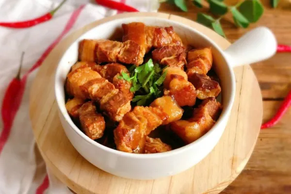 Hướng dẫn cách làm thịt kho tàu thơm ngon cực hấp dẫn từ đầu bếp STAVI