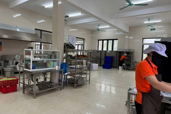 Một bữa ăn tại trường học được STAVI kiểm soát như thế nào?